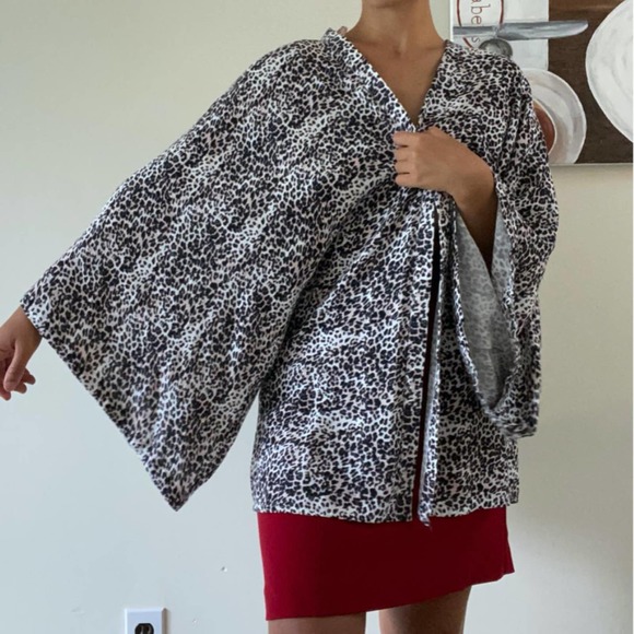 Nwt cheetah print kimono - Picture 4 of 4